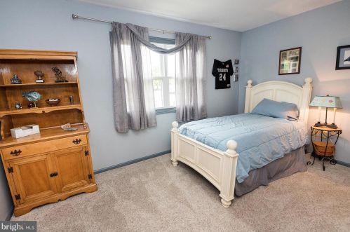 1700 Concord Ct, Blue Bell PA  19422-1336 exterior