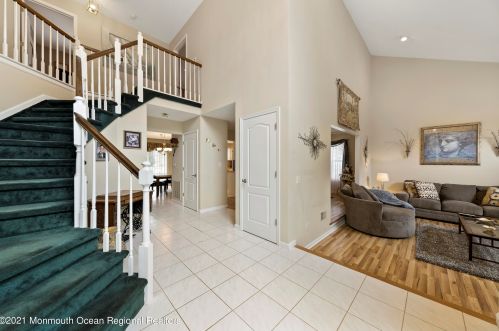 478 Meadowood Rd, Jackson Twp, NJ 08527-1181