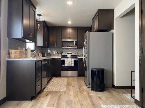 1231 Greenwood Ave, Green Bay, WI 54304-2652
