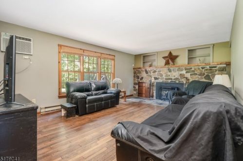 518 Route 31, East Amwell Township NJ  08551-1221 exterior