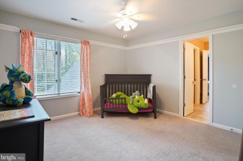 9111 Meadowcreek Ln, Lorton VA  22079-3238 exterior