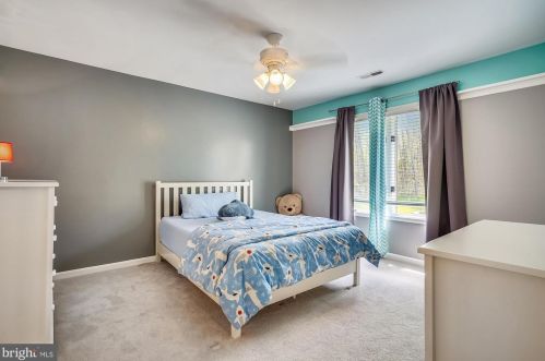 9111 Meadowcreek Ln, Lorton VA  22079-3238 exterior