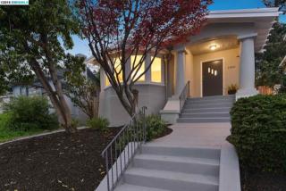 1060 Bayview Ave, Oakland, CA 94610-4033