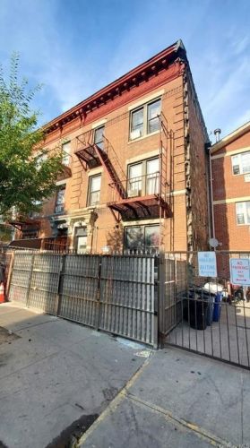 912 Bryant Ave, Bronx, NY 10474-4702