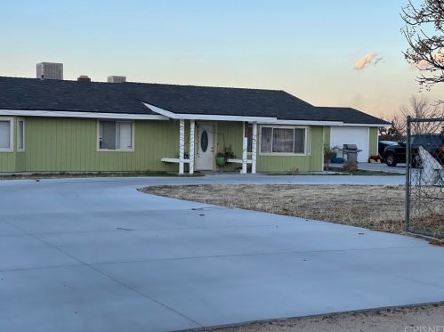 1559 Avenue, Lancaster CA exterior