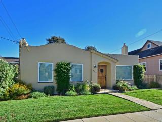 287 Monroe St, Monterey, CA 93940-2215