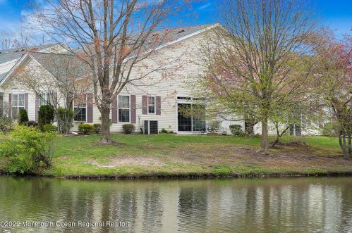 59 Golden Willows Ave, Lakewood, NJ 08701-7518