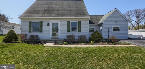 36 Lucy Ave, Hummelstown, PA 17036-9131