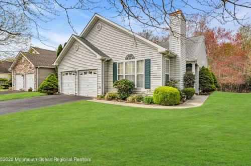 22 Morning Glory Ct, Bricktown, NJ 08724-2789