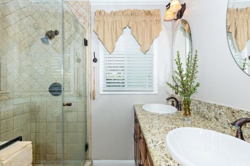 552 Comstock Ave, Glendora CA 91741-2722 exterior