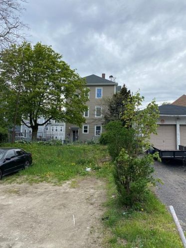 18 Ida St, Providence, RI 02909-5221