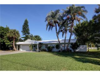 602 Palm Dr, Largo, FL 33770-2613