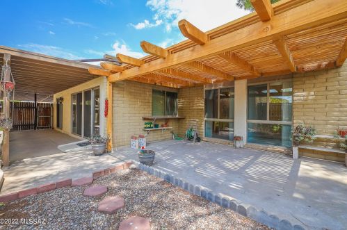 1760 Desert Vista Dr, Tucson, AZ 85748-7503
