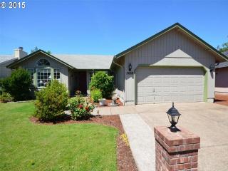 5688 D St, Springfield OR  97478-5491 exterior