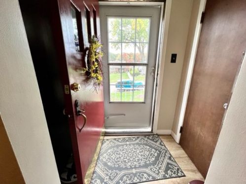 1820 Vollmer Dr, Glenshaw, PA 15116-2159