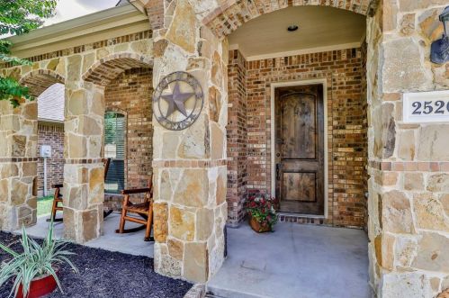 2520 Open Range Dr, Fort Worth, TX 76177-2145