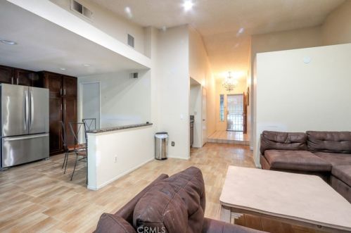 1210 Country Hollow Dr, Walnut CA  91789-1258 exterior