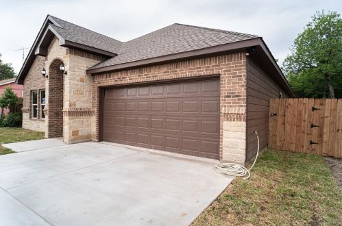 3229 Thannisch Ave, Fort Worth TX  76105-4838 exterior