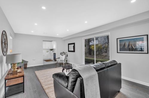 13 Salisbury Ave, Middletown NJ  07748-5240 exterior