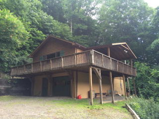 410 Tennis Court Rd, Burnsville, NC 28714-6910