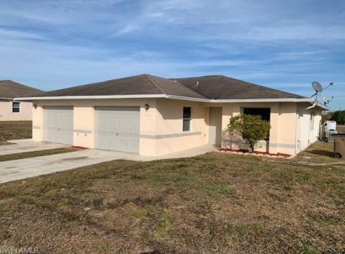 2609 Gilbert Ave, Lehigh Acres, FL 33973-3724