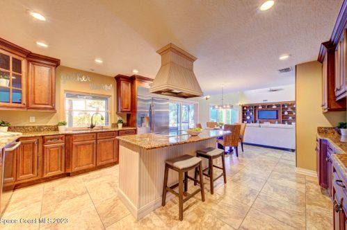 2442 Newfound Harbor Dr, Merritt Island FL  32952-2870 exterior