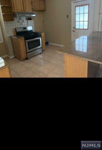 711 Columbia Ave, North Bergen NJ  07047-1624 exterior