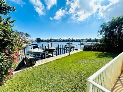 1605 Flagler Blvd, West Palm Beach, FL 33403-2147