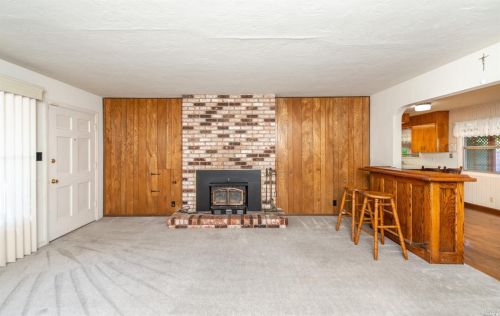 1833 Janero Dr, Santa Rosa, CA 95407-7168