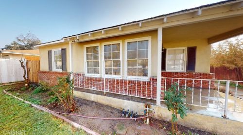 2305 Lomita Verde Dr, Bakersfield, CA 93305-2927