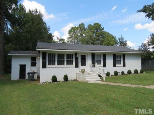 348 Barbee St, Zebulon, NC 27597-2814