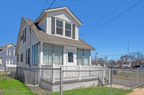 133 Sycamore Ave, Middletown, NJ 07748-6220
