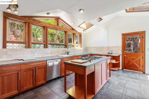 66 Panoramic Way, Berkeley CA 94704-2540 exterior