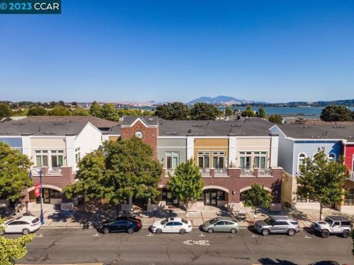 296 1 St, Benicia CA 94510-3553 exterior