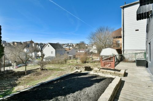 2508 Cobden St, Pittsburgh PA  15203-2714 exterior