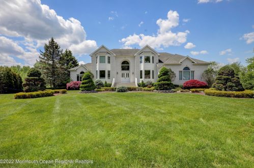 206 Conway Ct, Morganville, NJ 07751-4433