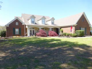 1700 Lakeview Dr, Piperton, TN 38017-4236