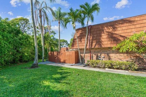 1505 Augusta Cir, Delray Beach, FL 33445-5761