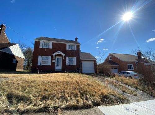 285 Schwab Ave, Whitaker, PA 15120-2238