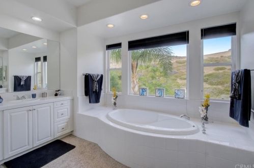 5391 Evening Sky Dr, Simi Valley CA  93063-5744 exterior