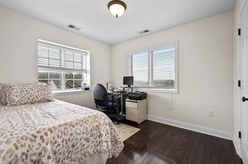 1015 Noble Pne Ct, Trafford PA 15085-9786 exterior