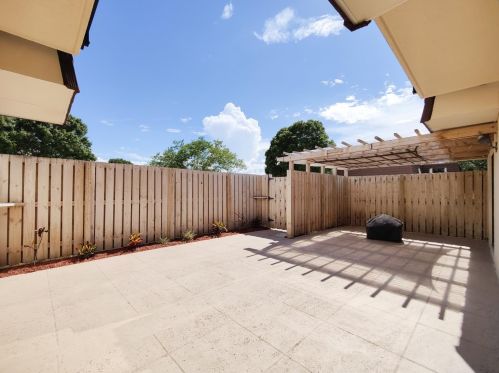 2502 25 Ln, West Palm Beach FL  33418-3572 exterior