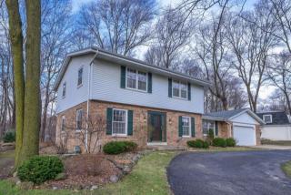 6563 Crestwood Dr, Milwaukee WI  53209-3337 exterior