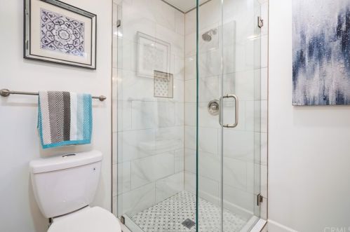 2860 Cleveland Dr, Oxnard CA 93036-1203 exterior