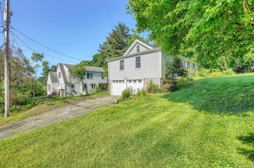 3 Hemlock Dr, Mahopac NY  10541-5357 exterior