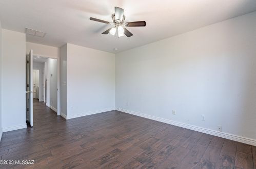 7043 Typhoon Flyer Way, Tucson AZ  85730-4985 exterior