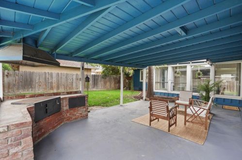 13 Sunset Dr, Lodi CA  95240-2813 exterior