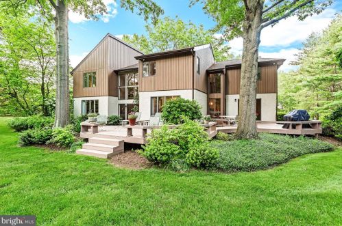 1483 Buck Crk Dr, Yardley PA 19067-4053 exterior