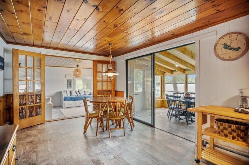 44 Roberts Cove Rd, Wakefield NH  03872-4741 exterior