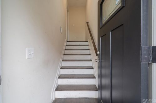 69 13 St, Newark NJ 07107-1108 exterior